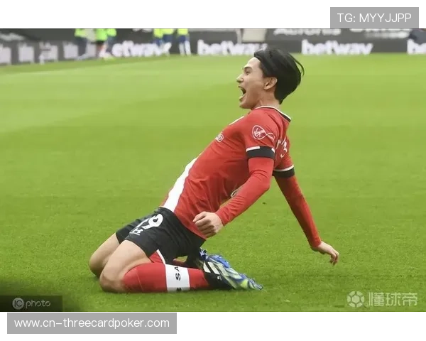 摩纳哥官方宣布：日本球员南野拓实左膝前交叉韧带断裂，赛季报销并错过世界杯